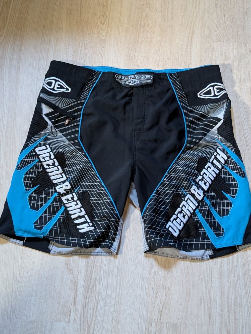 Ocean & Earth Pro Series Men's Board Shorts Embroidered Size 44